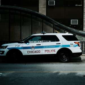 シカゴのテレビ局、強盗事件の取材中に強盗に襲われてしまう