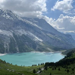 スイスが生んだ世界遺産・エッシネン湖で見つけた、”ただ歩くだけ”の贅沢旅
