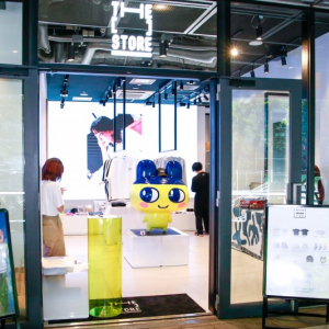 「たまごっち」がファッションアイテムとして登場！MEQRIのPOP UP STOREが開催