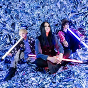 MUCC、エキストラとしてファンも参加した新曲「サイレン」MV公開