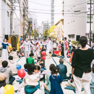 「東京ビエンナーレ」で市民全員がアーティスト！ ゴミ分別をアート化、道路も交流の舞台に、街にもたらしたものとは？