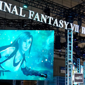 TGS2023で「FINAL FANTASY VII REBIRTH」を出展している「スクウェア・エニックス」ブースをレポート！クラウドの「ハーディ=デイトナ」の展示も！