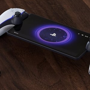 PS5のゲームをその手に、PS5用リモートプレイ専用機「PlayStation Portal リモートプレーヤー」が発売！