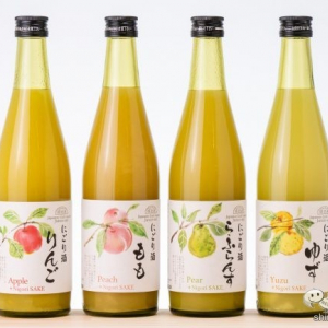 伝統的な日本酒と四季折々の果実が出会った！ 『フルーツ+にごり酒』は、濃厚果汁と上質なにごり酒が奏でる幸せなお酒