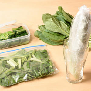 ［小松菜の冷凍＆冷蔵保存］生でも、茹でても冷凍なら1カ月もつ