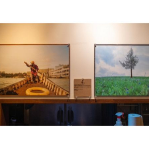 【大阪府大阪市】UMAMI Studioで、亀井謙二さんの「木材と写真の融合」をテーマにした作品を常設・販売