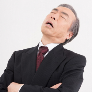 ロンブー田村淳さんが国会で居眠りしている議員に怒り「寝る奴らマジで議員辞めろ腹立つ」「寝るなら辞めろ！」