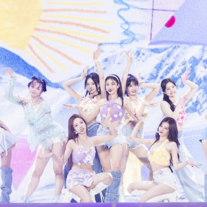 TWICE、来年7月に日産スタジアム公演が決定