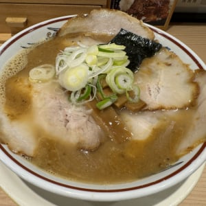 ただうまいラーメンをただ食べるだけ / 東京・大森『三三七』で食べるだけ「うまさがおいしくて旨味がうまい」