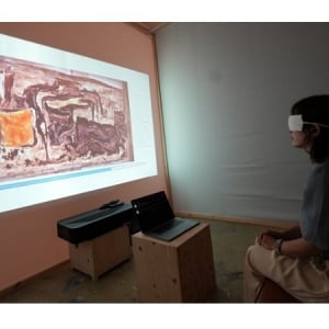 【京都府亀岡市】AIを活用した無料の体験型アート展覧会「あなたの脳波からAIでアートをつくる展」開催