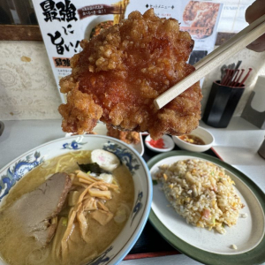 北海道・札幌の庶民が愛するザンギ定食を食べる / 現地人で満席になる大衆食堂「布袋」