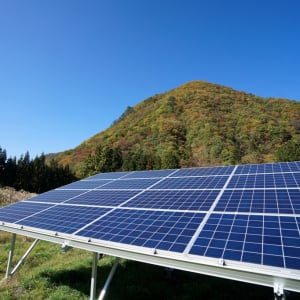【問題視】ひろゆきさんが山林切り崩す太陽光パネルに苦言「再生可能エネルギー発電促進賦課金が貰えるので自然破壊をし続ける再エネ業者」