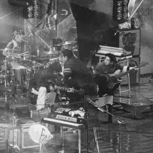 ＜ライブレポート＞King Gnu、現代ロックバンドの“王”たる所以を体現した5大ドームツアー【THE GREATEST UNKNOWN】東京公演