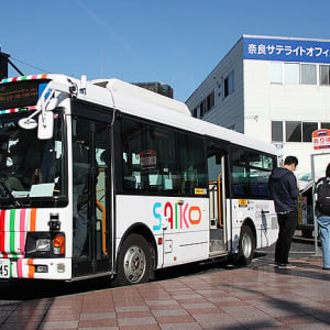 埼玉工業大学 自動運転AIバスが 奈良県 三郷町の急勾配をオート走行！ 想定以上500人が試乗「人が運転してるような乗り心地」 既存バス車両にAI技術を後付けし自動化する独自システムに地方が期待