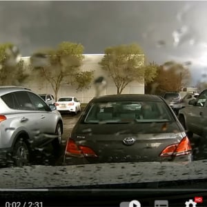 ネブラスカ州を襲った竜巻の凄まじさが嫌でもわかる車載カメラ映像