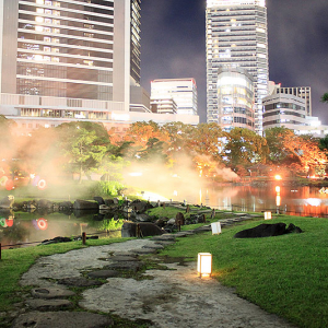 東京 浜松町「旧芝離宮夜会 by ワントゥーテン 〜幾年ひかる〜」5/15〜5/18 開催！ 幻想的な光と音の時間旅行空間で美食体験、浜松町 竹芝 芝浦エリアを行くモビリティも登場