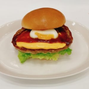 モスバーガーのテリヤキに新商品！「新とびきり 謹製 とろったま照りやき ～北海道チーズ～」を期間限定発売