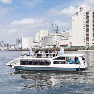 東京湾を5分で横断する晴海・日の出の渡し船「BLUE FERRY」で、海から晴海フラッグを一望！