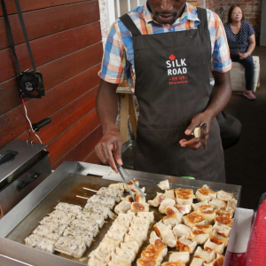 南アフリカに行ったら焼き餃子が人気だったよ