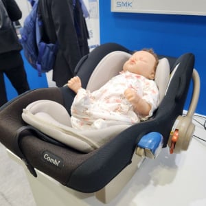 【人とくるまのテクノロジー展 2024】子供の車内置き去りを防止するレーダー式検知センサー、SMKとカナダPontosenseが共同出展