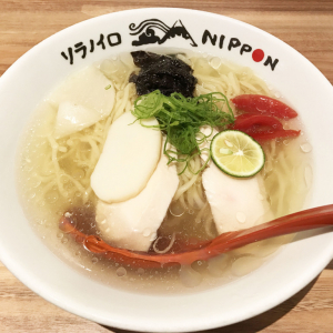 人気ラーメン屋でぶちゃん店主がポーランド人から「最高だから行って」とガチ推しされたラーメン屋はココ→ マジか