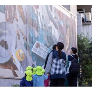 【東京都世田谷区】アーティストの個性的な壁画が楽しめる「MURAL MEDIA at ミカン下北」に注目！