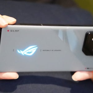 ASUSの最新ゲーミングスマホ「ROG Phone 8」レビュー！ゲームができるということは何でもできるということ