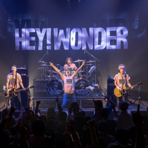 ザ・クロマニヨンズ、ツアー【HEY! WONDER 2024】のライブDVD発売決定