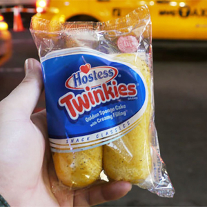 アメリカ人にとっての「うまい棒」ともいえる国民的菓子Twinkiesを食べてみた