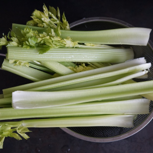 独特な香りと味わいをした野菜「セロリ」。その旬や保存方法とは？