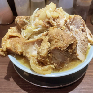 二郎系ラーメン店に迷惑ユーチューバーが来店 / 店に迷惑をかける→ 謝罪文の内容に店が苦言