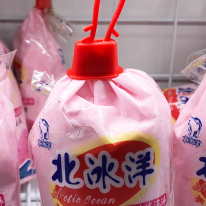 中国のファミマで売ってた「袋詰めのかき氷」を日本でも売って欲しい！ これ考えた人天才