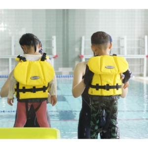 大阪南YMCAにて、親子でライフジャケット体験ができる「WaterSafety教室」開催！