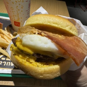 マクドナルドの月見バーガーは「倍芳醇ふわとろ月見」を食べれば間違いない理由