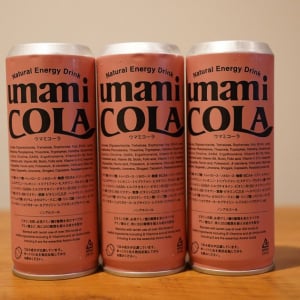 世界で一番体にいいクラフトコーラ！？一癖どころか二癖ある天然エナジードリンク「UMAMI COLA」に出会ったので実飲してみた