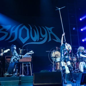 【オフィシャルレポ】SHOW-YA、40周年に突入して再び100本ライヴに挑むバンドの凄み