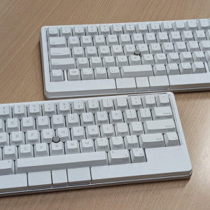 「HHKB Studio」に新色「雪」を発売　XRヘッドセットのパススルーで視認性のよい黒印字のキートップセットも提供