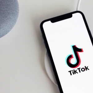 TikTokがアメリカの14州の司法長官から訴えられる