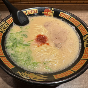 一蘭で毎月300時間も8年間働き続けて1500杯食べてきたラーメン凪・生田悟志シェフによる「一蘭の美味しい食べ方」