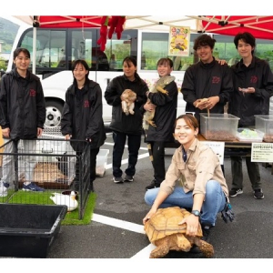 【静岡県東伊豆町】動物園予備校アニマルキーパーズカレッジが、学園祭を開催！鷹匠体験も実施