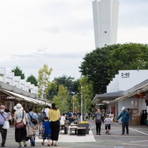 高齢化進む団地の商店街を大規模リノベ！ 名物・商店街バーガー、駄菓子屋など新店も続々、子どもも高齢者も街歩きを楽しみだした　千葉県千葉市「花見川団地」