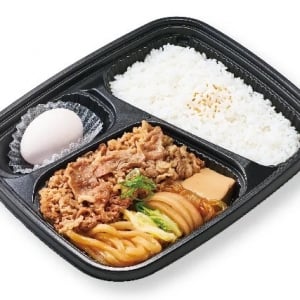 ほっかほっか亭から今年も「牛すき焼き弁当」が登場！1.5倍の肉盛りで食欲を満たそう