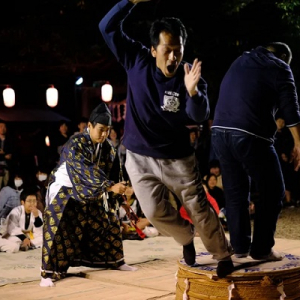 【静岡県伊東市】お囃子のリズムに合わせてお尻をぶつけ合う尻相撲大会「伊東温泉尻つみ祭り」開催！