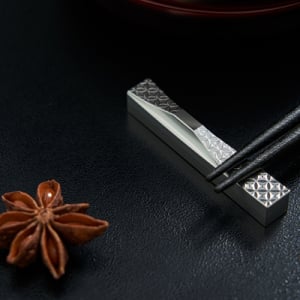 ステンレス製の富士山型箸置き「ITADAKI chopstick rest」が登場