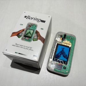 スマホ疲れに新しい選択肢？ ハイネケンがつくった世界一退屈なスマホ“The Boring Phone”とそのアプリを試してみた