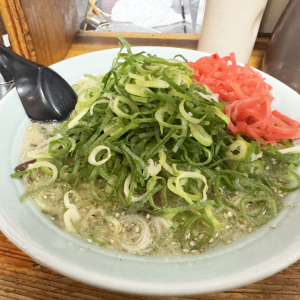 博多のラーメン屋『めんちゃんラーメン』でクッせぇぇぇけどウマいラーメン食べたよ