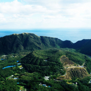 東京都の秘島・青ヶ島で危険行為をする観光客に注意喚起 / 命がけで捜索とか救出に行くのは消防の人たち