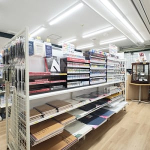 【大阪府高槻市】クワウチ文具店本店2階が「大人も楽しめる画材売り場」としてリニューアルOPEN