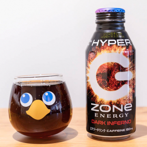 はじける強炭酸！ZONe史上最強のカフェイン量を含むエナジードリンク「HYPER ZONe ENERGY DARK INFERNO」をレビュー！