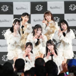 逆境のアイドル『RａｉｎＴｒｅｅ』　寒空の下、デビュー曲「ＩＬＵ」を熱く披露